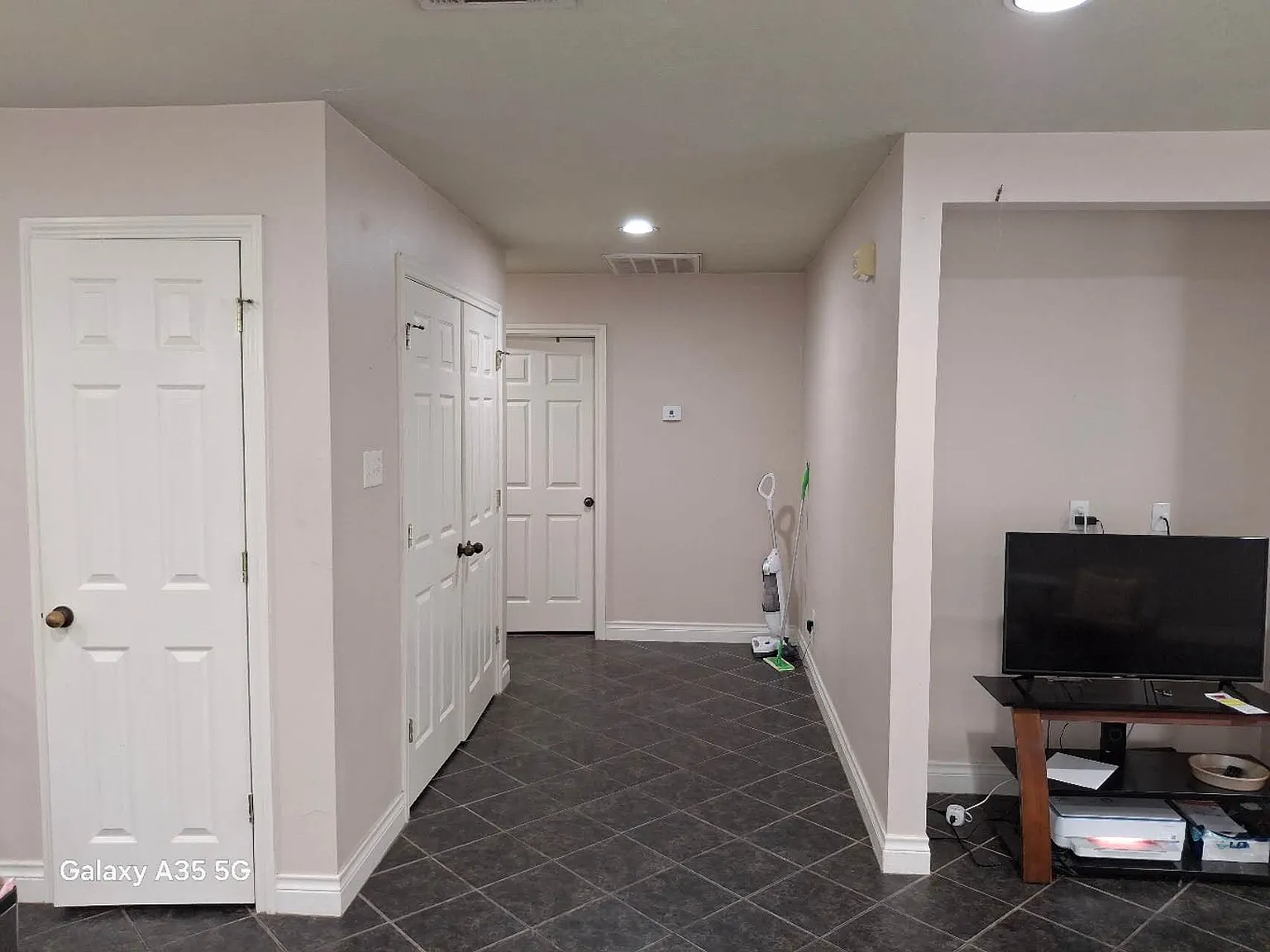 129 Richards St — Photo 4