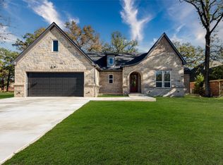 115 Enchanted Dr, Mabank, TX 75156