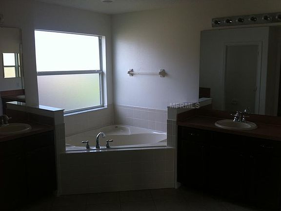 4th image of 2859 Sweetspire Cir