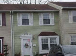 27 Guinevere Ct, Rosedale, MD 21237