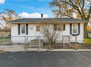 349 N Alleghany Rd, Grayslake, IL 60030