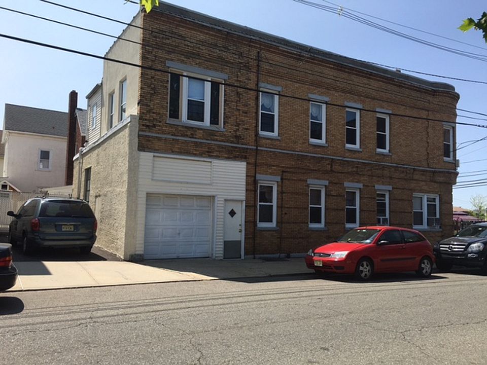 2nd image of 655-657 2nd Ave
