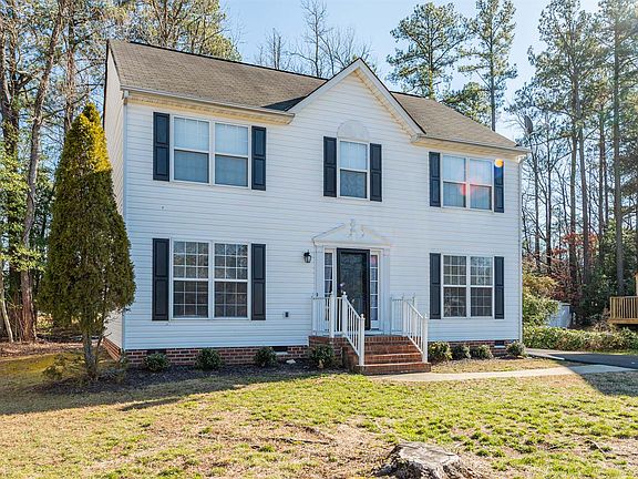2nd image of 716 Brookwood Glen Ter