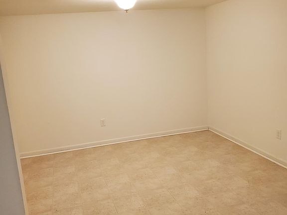 5th image of 1135 James Madison Cir