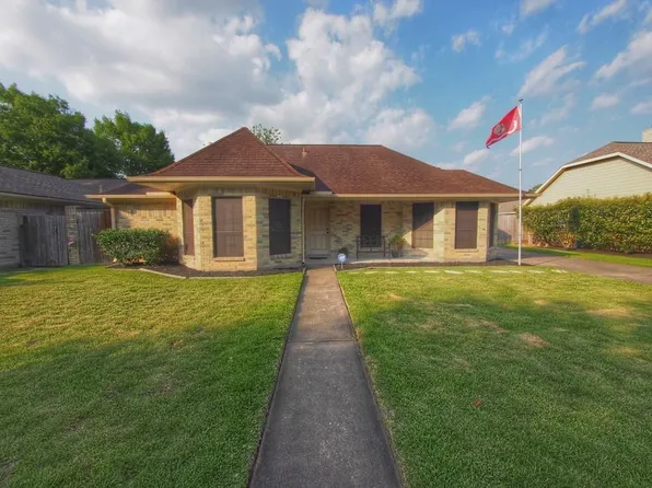 2103 Moss Creek Ln, Pearland, TX 77581