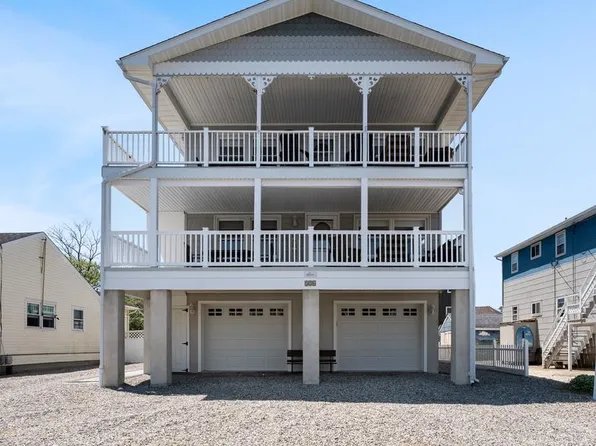 326 S 2nd St, Surf City, NJ 08008