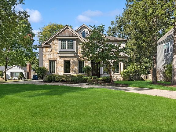 2nd image of 580 Greenwood Rd