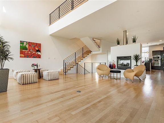 4th image of 245 NE 4th St #245
