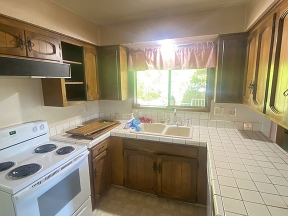4th image of 9600 SE 12th St