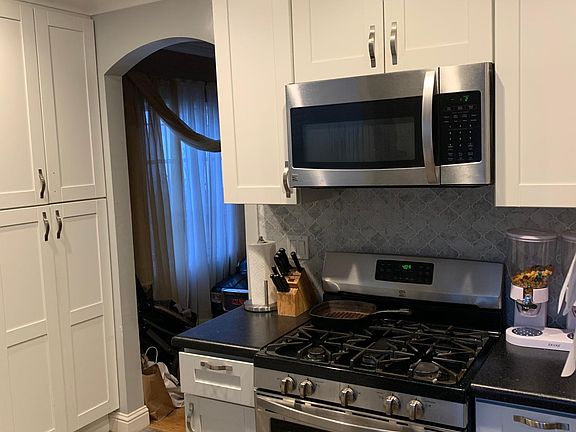 5th image of 7509 Deerwood Ave