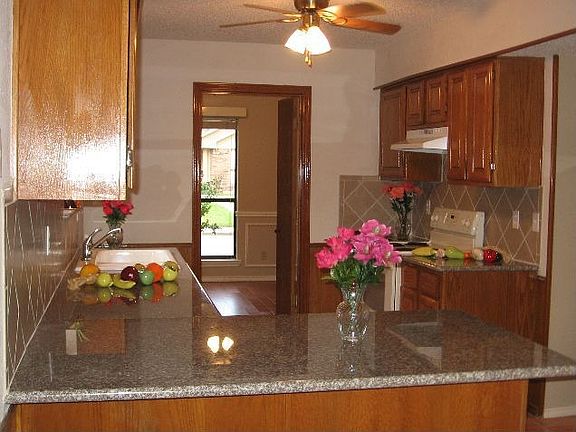 2nd image of 2609 Silverthorne Dr