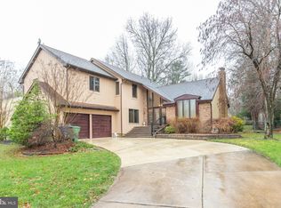 25 Teak Ct, Cherry Hill, NJ 08003