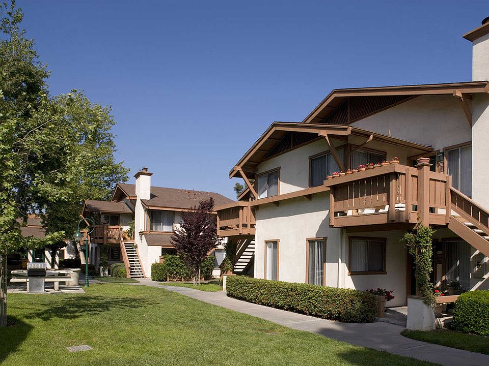 2nd image of 231 Pinestone