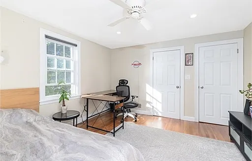 4 bed, 1970 sqft, $4,600 — Photo 2