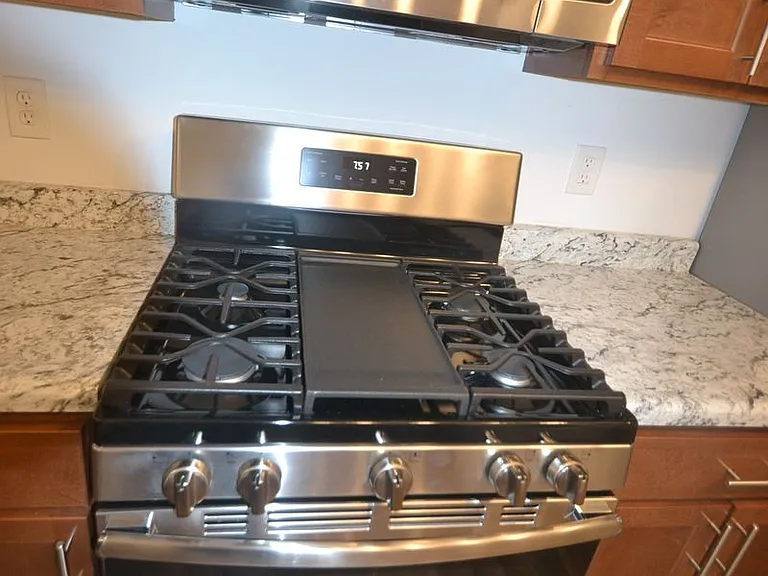 610 Union St #1 — Photo 7