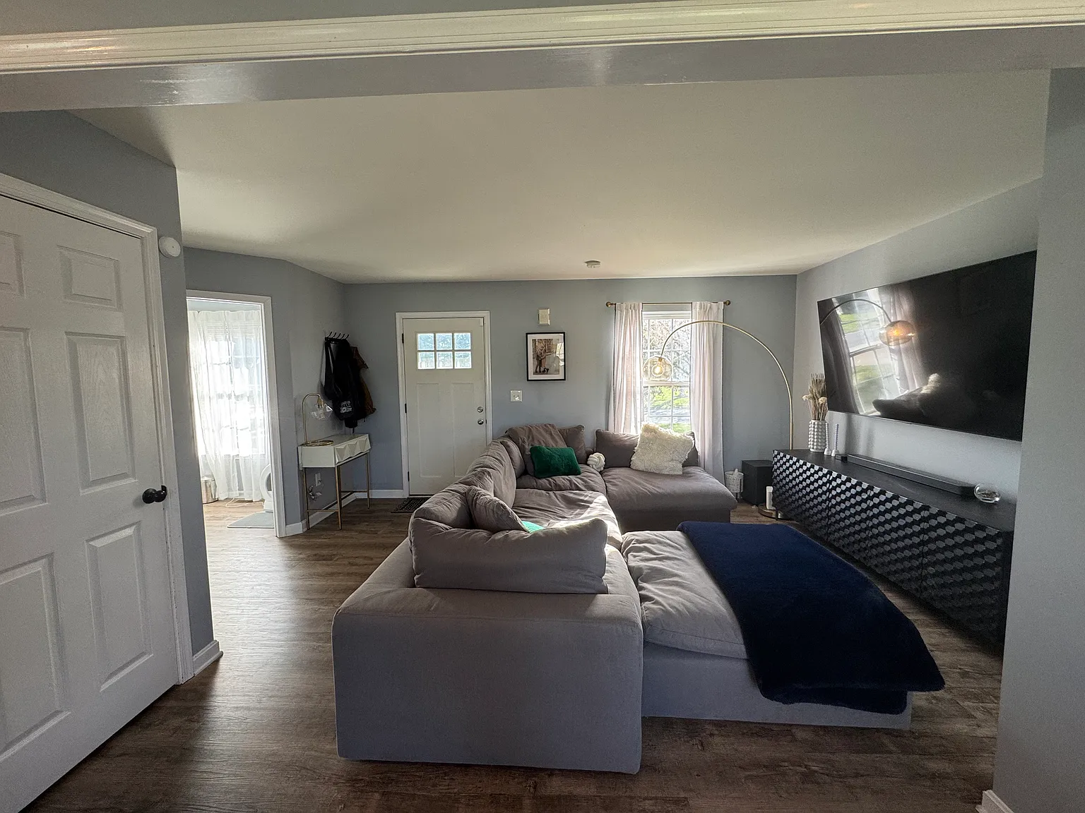 3 bed, 2.5 bath, 1800 sqft, $2,800 — Photo 3