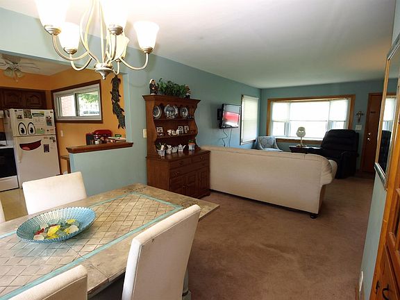 2nd image of 55 Berkshire Ct