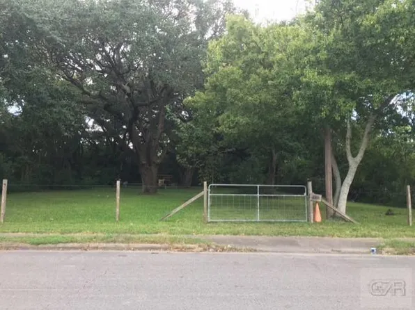 221 S Bell Dr, Texas City, TX 77591