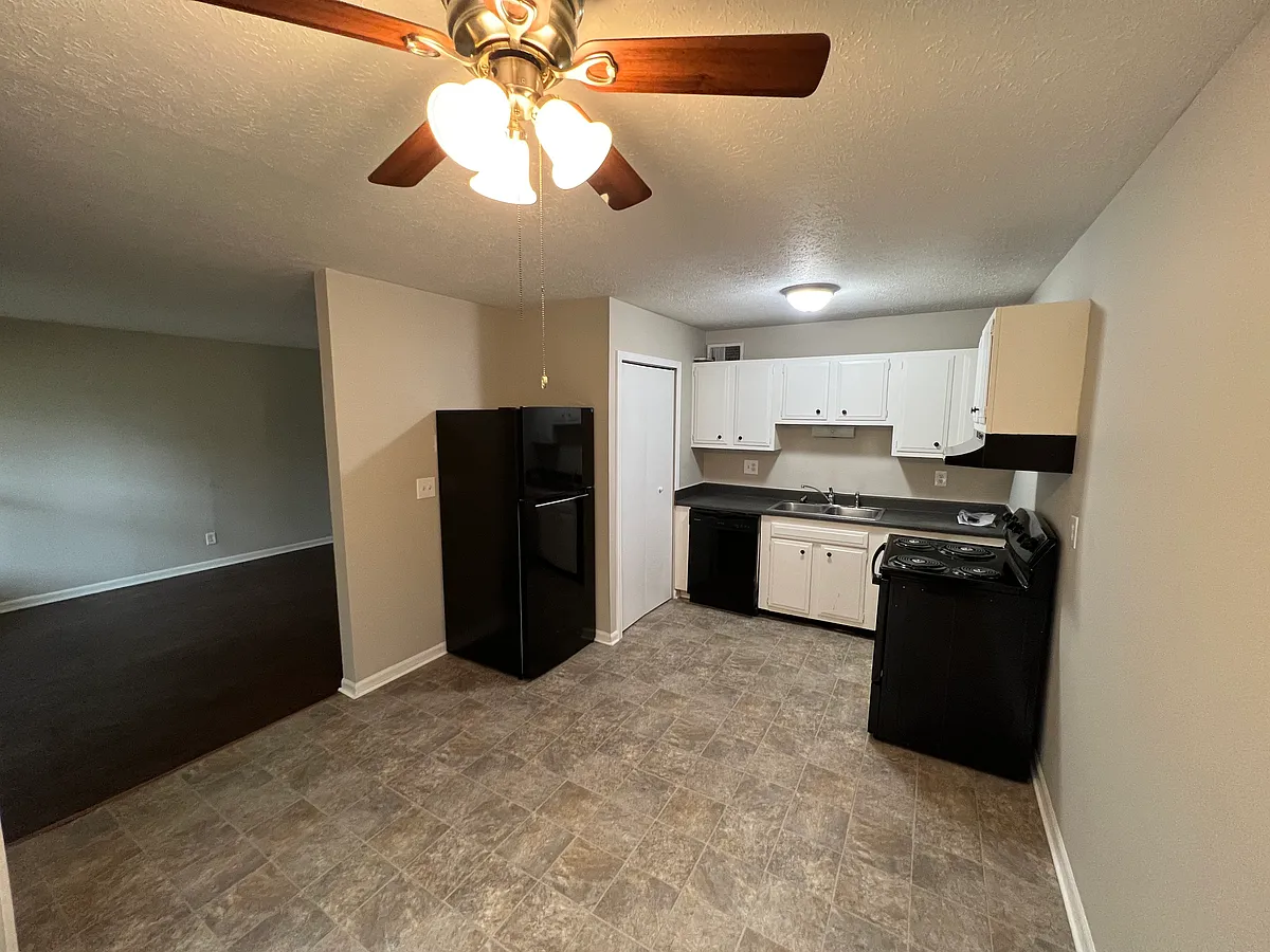 Building Photo - 508 Hale Rd #5