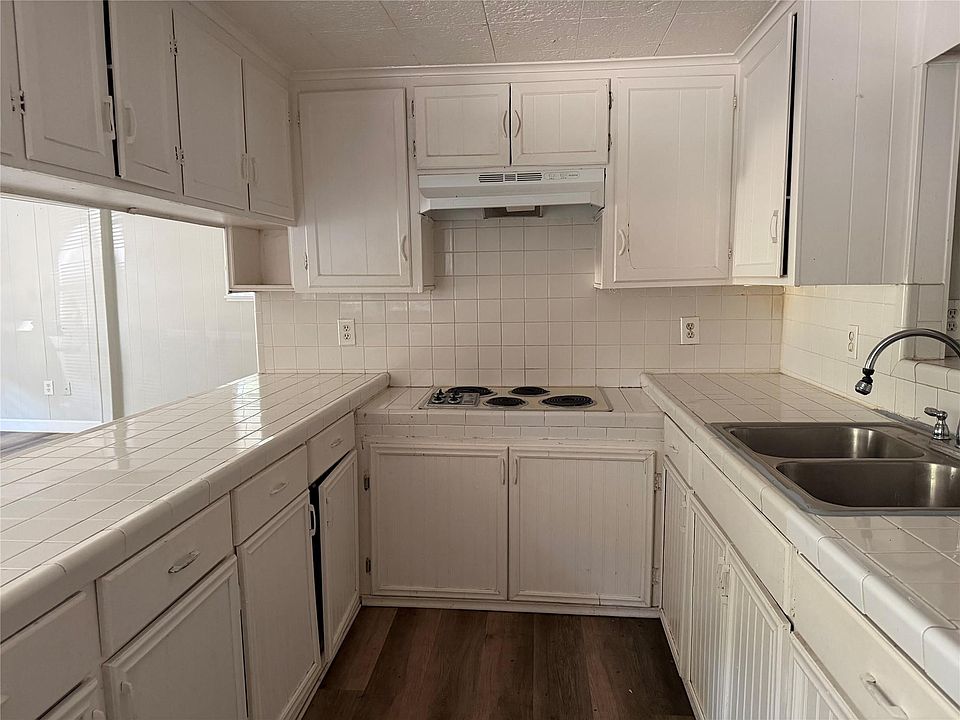 1st image of 16423 Stinson Ln