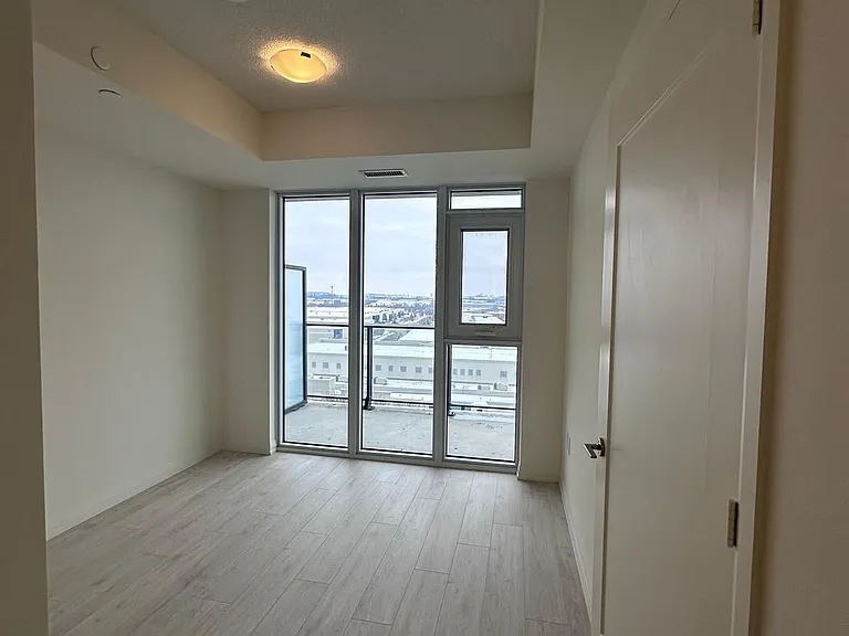 8960 Jane St #709 — Photo 9