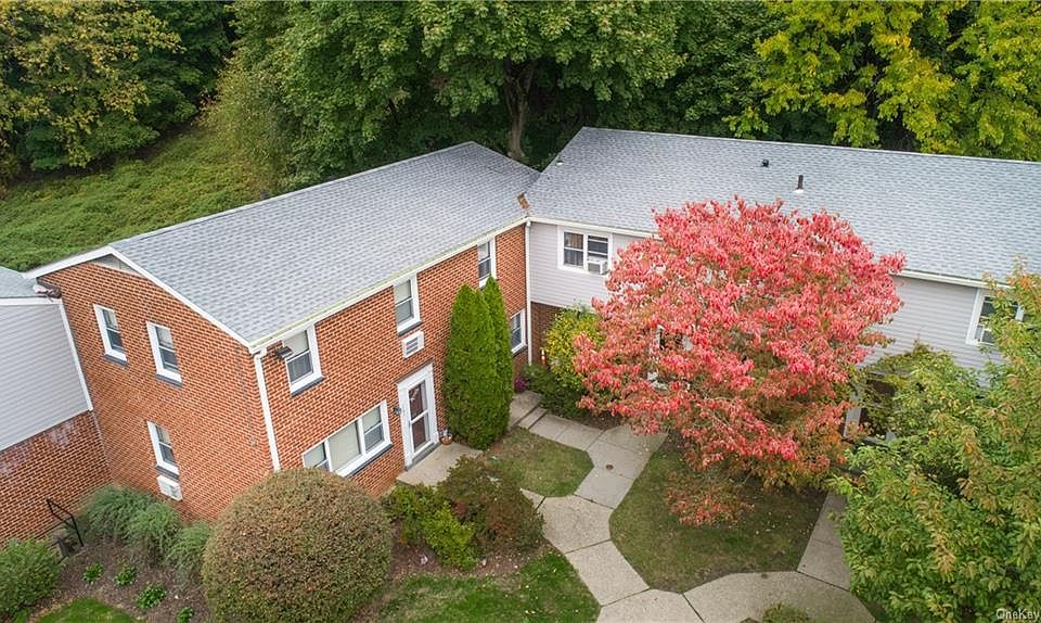 1st image of 149 Charter Cir #149