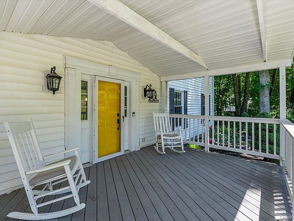 3rd image of 4 Plum Tree Court