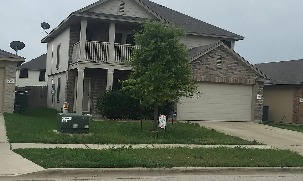 3 bed, 2.5 bath, 1832 sqft, $1,850 — Photo 1