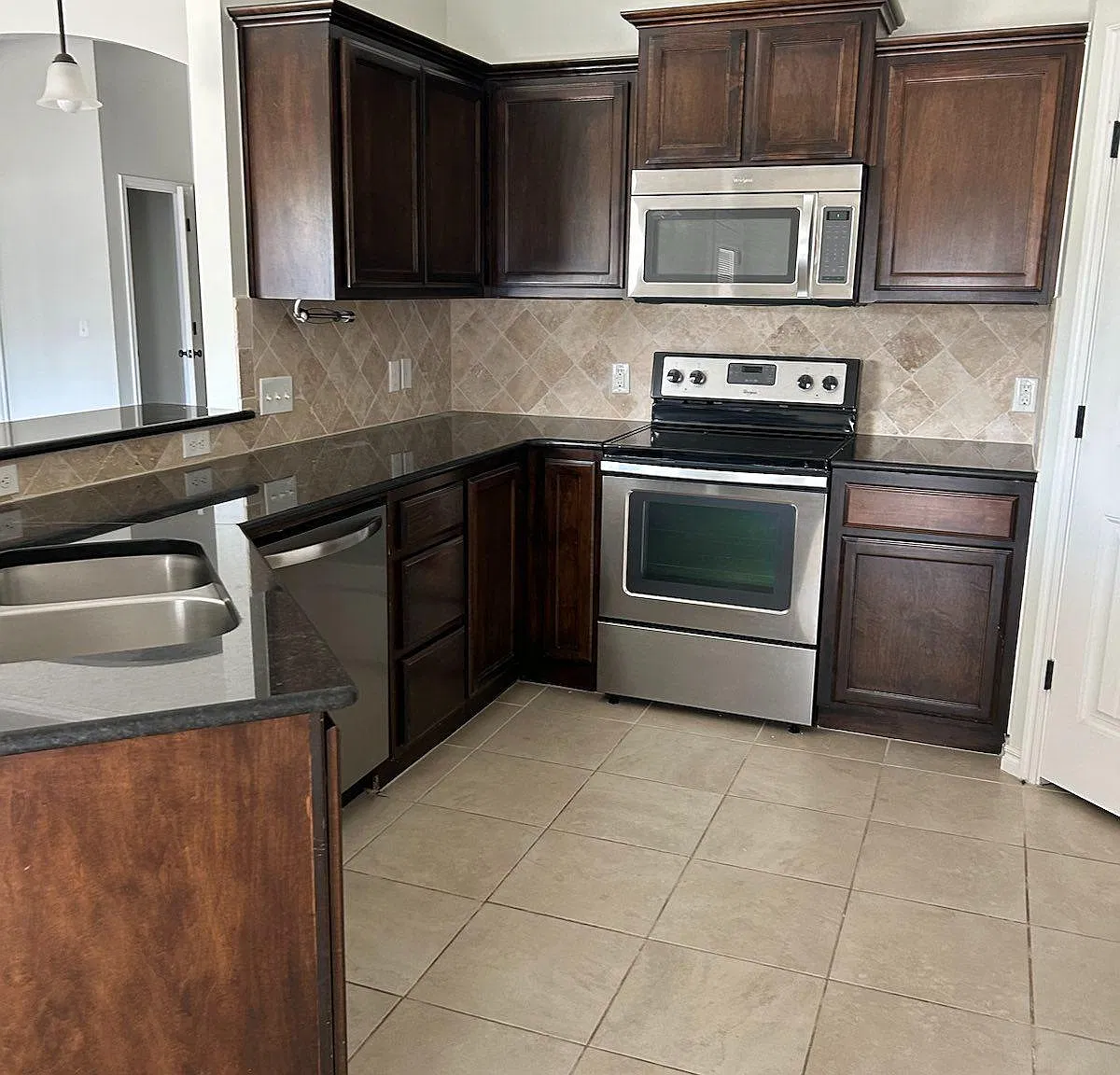 3 bed, 1619 sqft, $1,700 — Photo 4