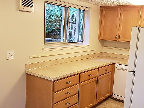 3rd image of 821 1/2 NW 52nd St