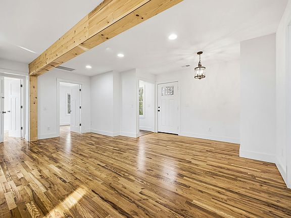 4th image of 123 Silversteen Dr #A