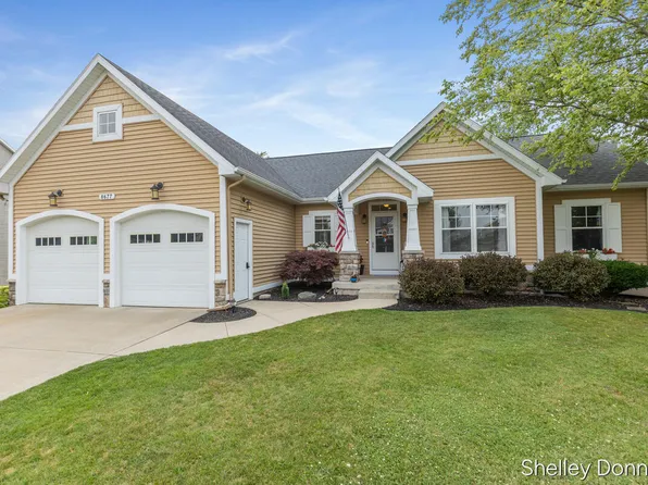 8677 Shore Way Dr SW, Byron Center, MI 49315
