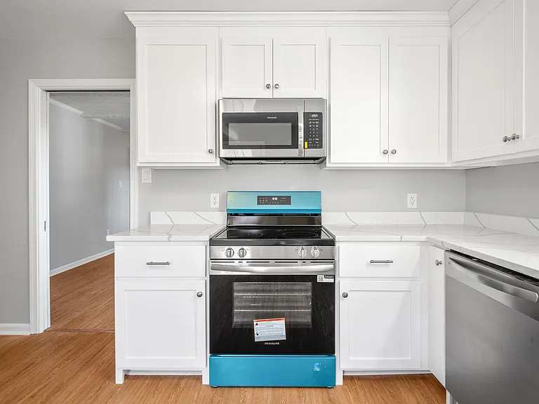 3908 Pfost Ave — Photo 16