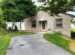 201 Glenvue Rd, Glen Rock, PA 17327