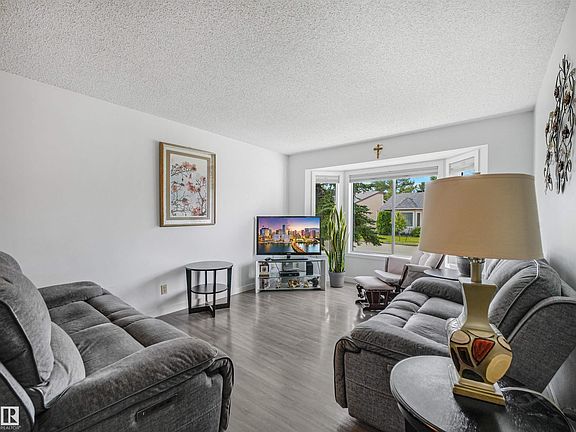 3rd image of 5749 189th St NW