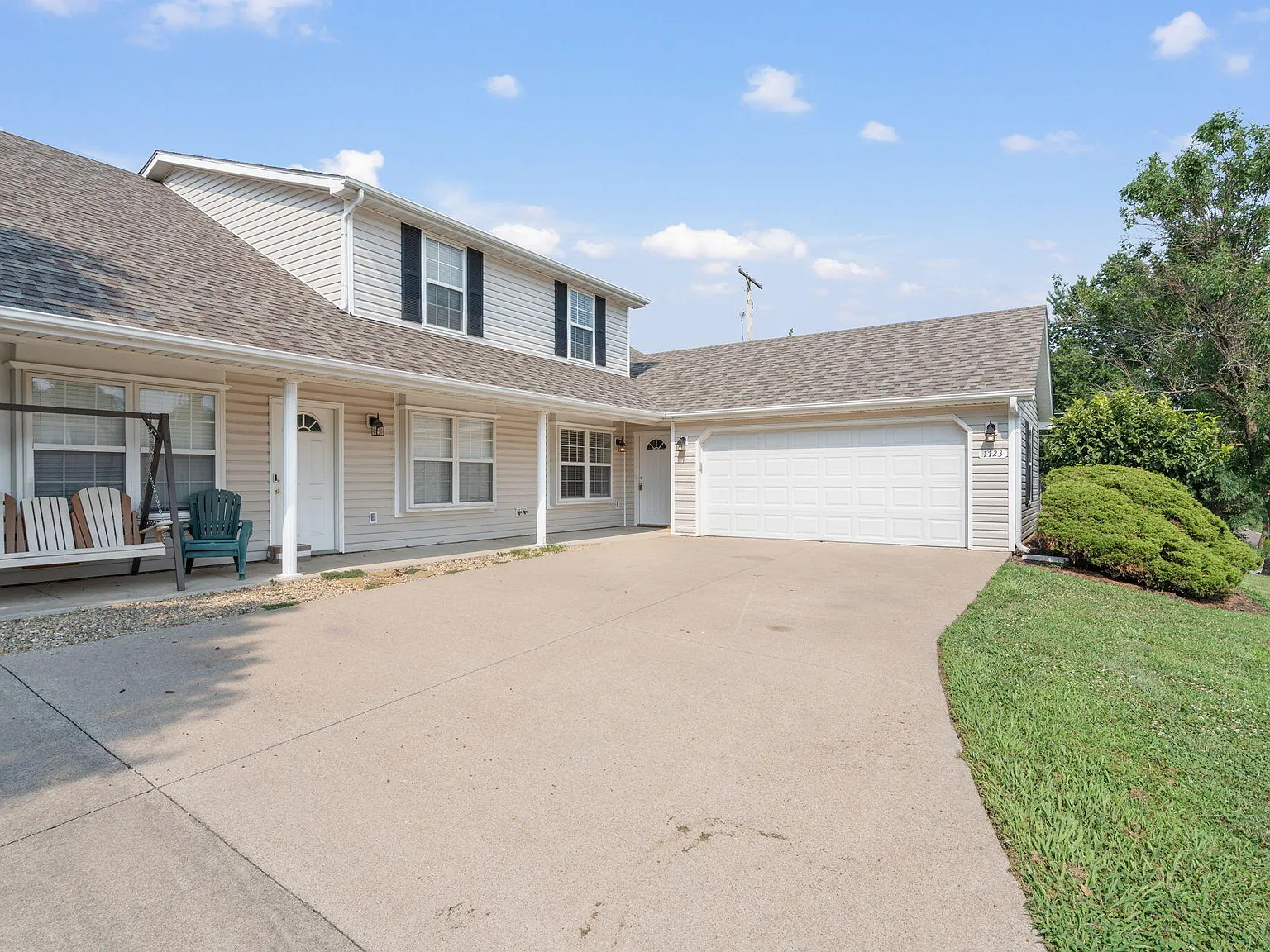4 bed, 2.0 bath, 1850 sqft, $1,750 — Photo 1