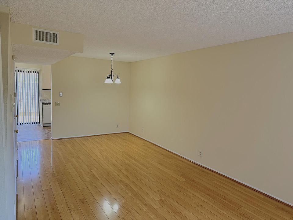 1st image of 320 N Belmont St #4