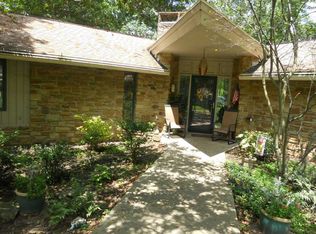 206 Town Hill Rd, Nashville, IN 47448