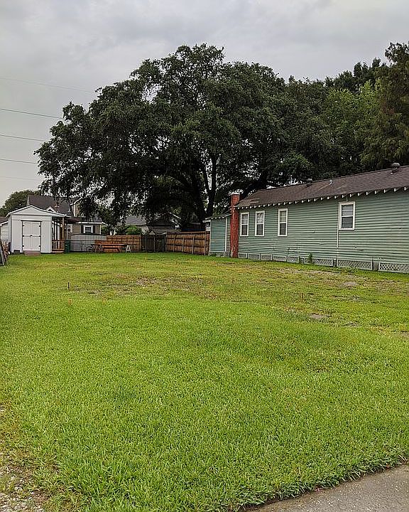 2nd image of 3819 Johnson St