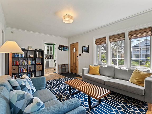 5th image of 2028 W Shannon Ave
