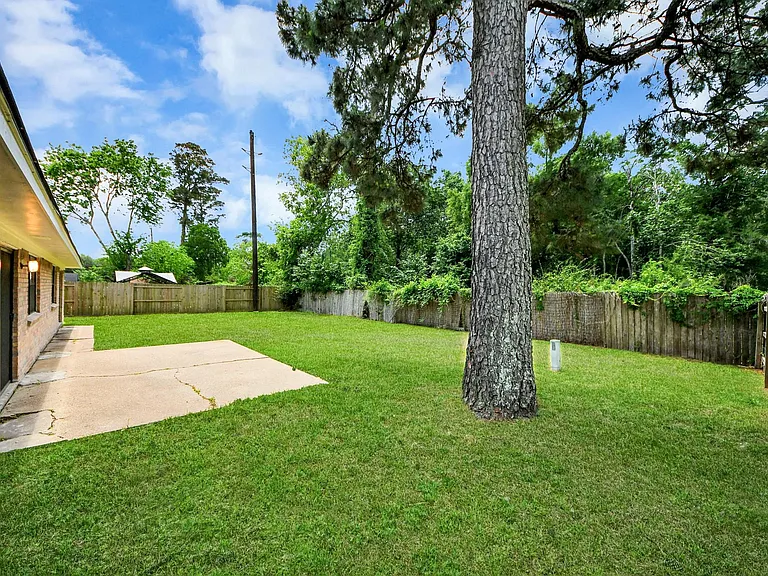 7427 Willow Oak Dr — Photo 35
