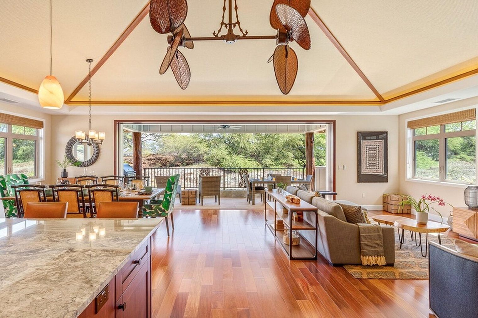 681122 North Kaniku Drive