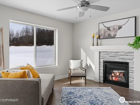 7782 Gate Creek Dr, Anchorage, AK 99502