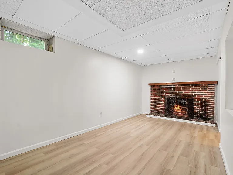 10214 Millstream Dr — Photo 26