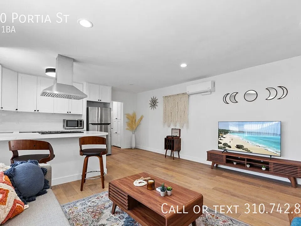 1330 Portia St