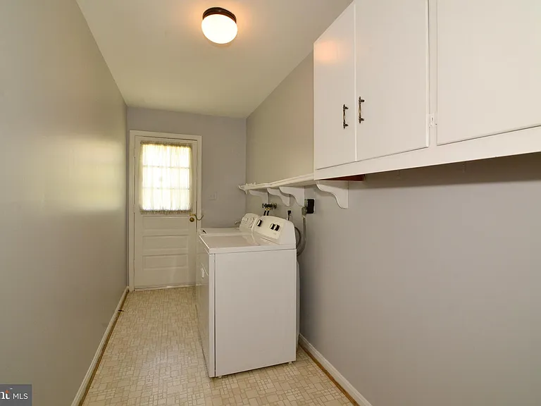 1317 Forestwood Dr — Photo 17