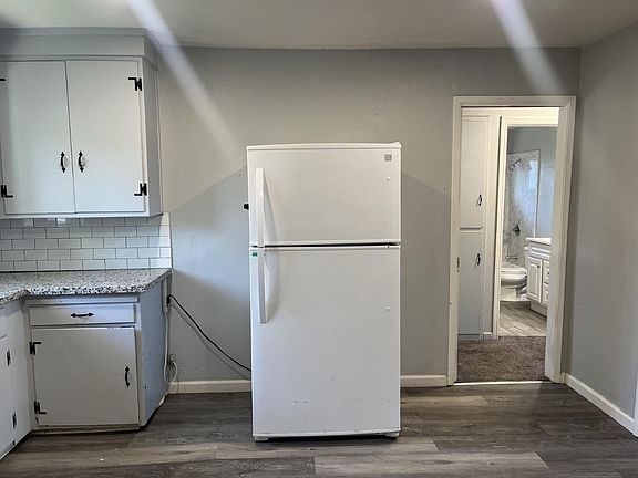 5th image of 3236-3230 N Plymouth Rd