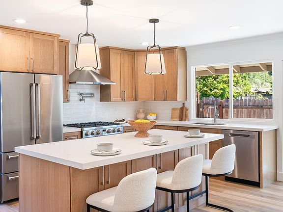 4th image of 228 Orangewood Drive
