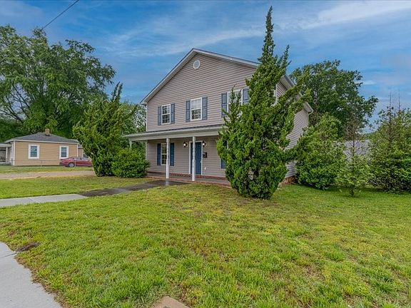 3rd image of 410 Dupuy Ave