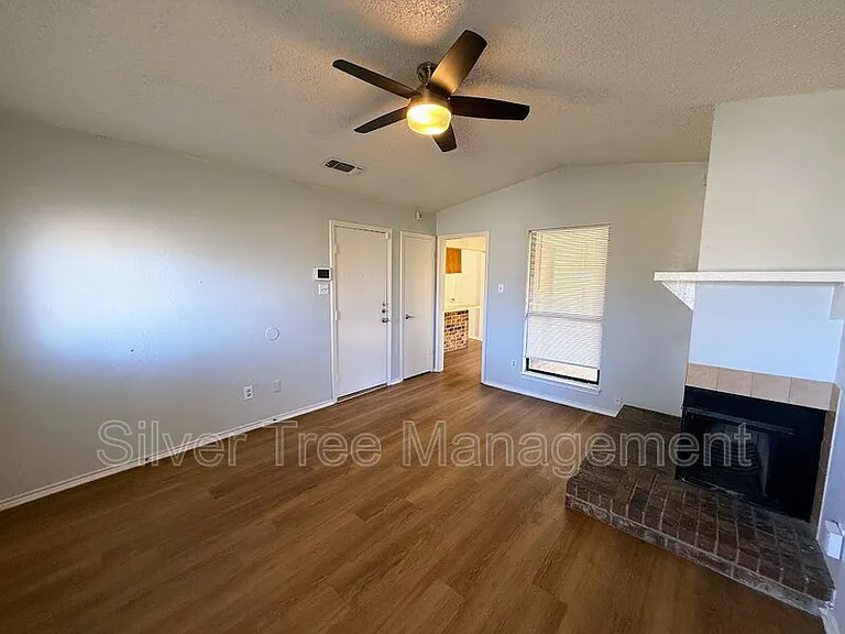 6847 S Creek Dr — Photo 3